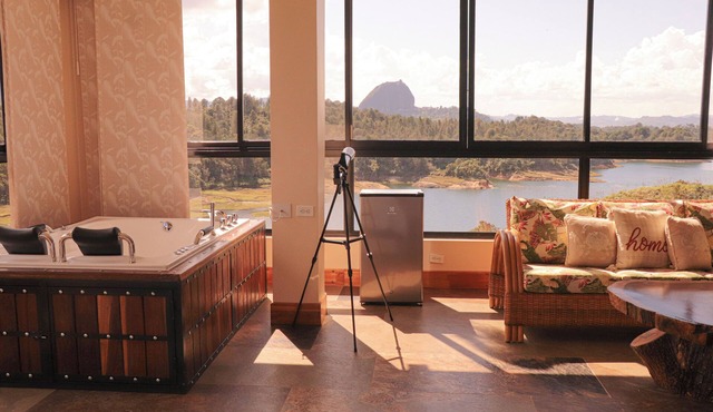 EL NIDO HOTEL GUATAPE