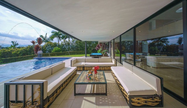 El Poblado Mansion | 7-Bedroom with Infinity Pool, Jacuzzi, Sauna, Gym, and Chef