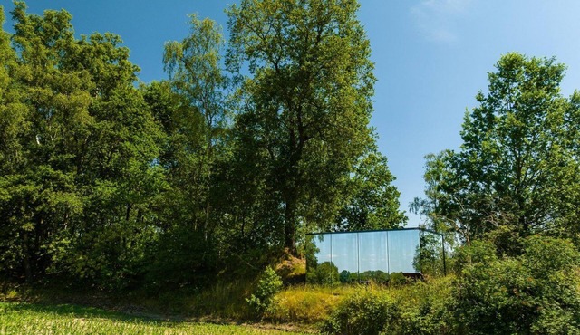 Enjoy the unique experience in the ÖÖD Mirrorhouse