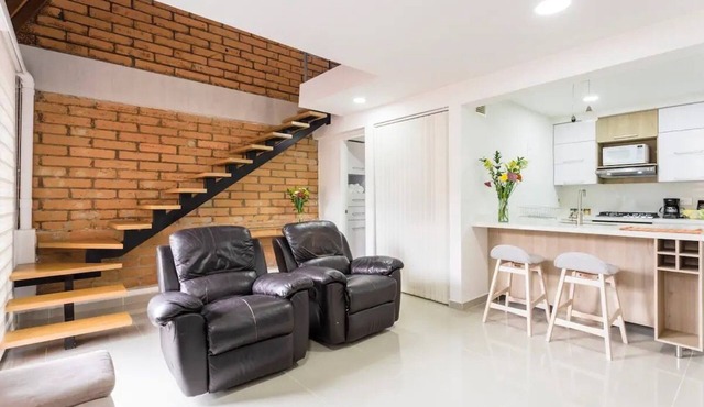 Entire Studio close to Medellín's downtown, the real Medellín