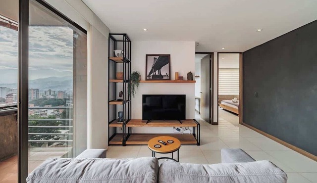 EP| Modern 2BR W/Workspace, Fast Internet, SmartTv