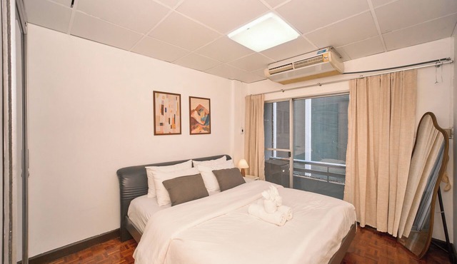 Executive 70sqm Suite, Full Office & Transit Hub Asoke Interchange