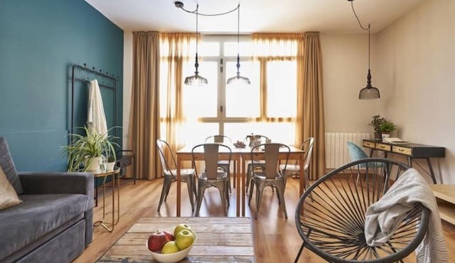 Family apartment in Sants neighborhood