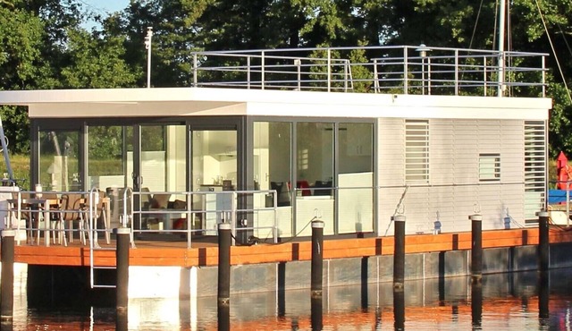 Floating 44 Schwimmendes Ferienhaus für den Besonderen Urlaub auf dem Wasser