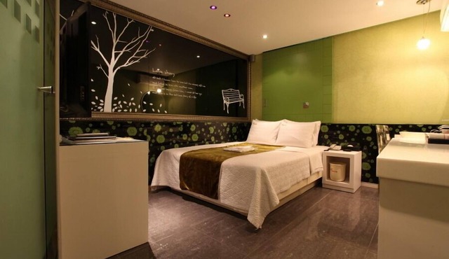 Fox Hotel