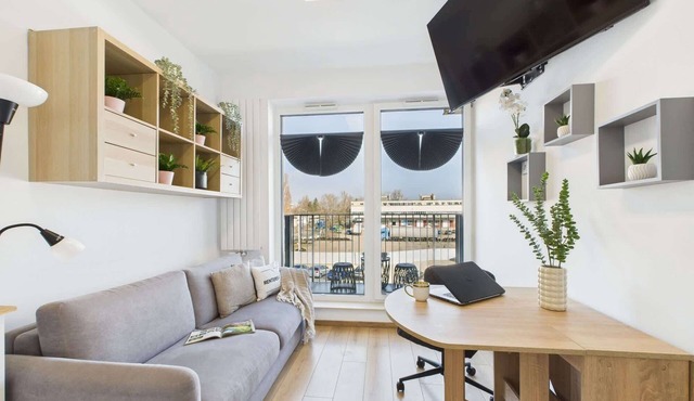Functional Studio in Praga | Balcony | Good communication