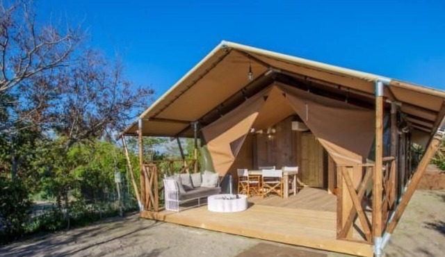 Gemütliches Safarizelt mit Grill und Garten by Interhome