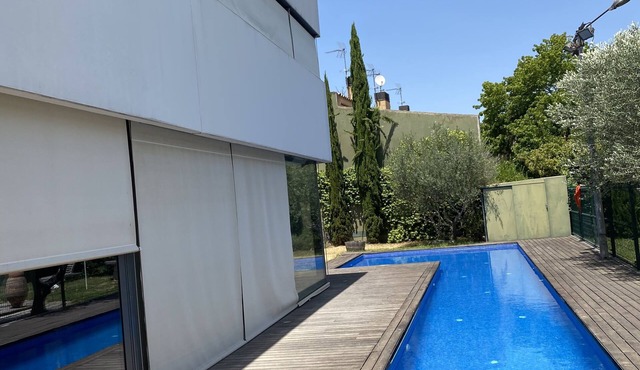 Girona capital. Detached house with pool