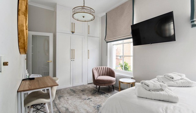 GuestReady - Modern Studio | Kensington Gem