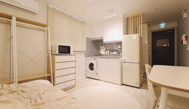Gyoedae 301-oneroom villa Nambu terminal