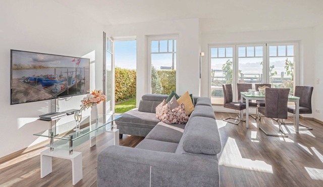 Haffblick - Modern vacation apartment with terrace & lake view - only 350 m to the lagoon