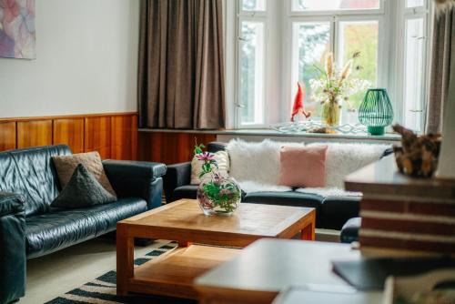 Haus Sonnblick - Gruppenhaus - bis zu 42 Personen - großer Gemeinschaftsbereich - Billiard - Soccer - Dart - Garten