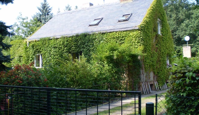 Holiday Apartment 'Wolf' with Private Terrace, Shared Garden & Wi-Fi