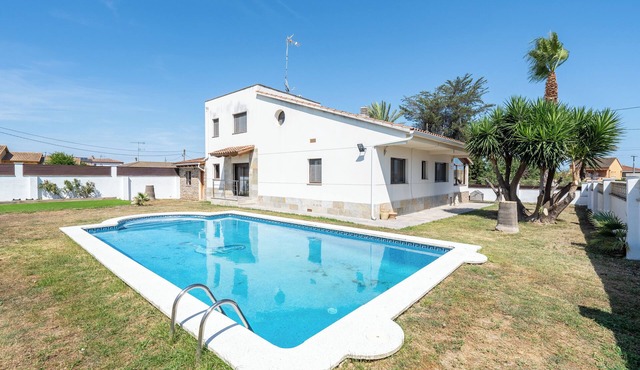 Holiday Home 'La Mediterranea Village' with Mountain View, Wi-Fi and Air Conditioning