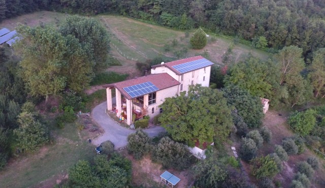 Independent accommodations for groups of 10 to 20 people with Common Kitchen and Pool in Berzieri