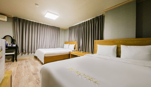Jecheon W