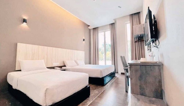 KARANG TIMUR MOTEL