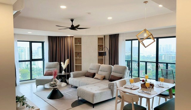 KLCC Luxe 3 Bedroom Family Suite