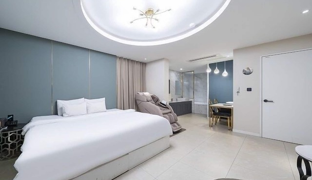 Knox Hotel