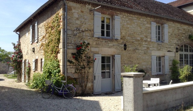 La Clairière: Duplex completely renovated in the part of a family house in Chatelay