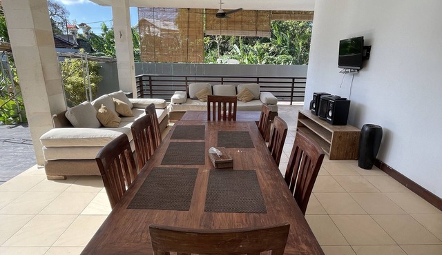 Large and spacious 4 bedroom villa with private pool walking distance from beach