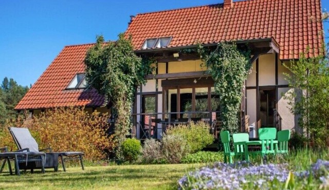 Large, comfortable holiday home with a garden
