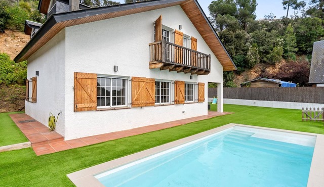 Large outdoor area, private pool and have fun
