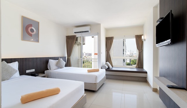 Leenova Hotel
