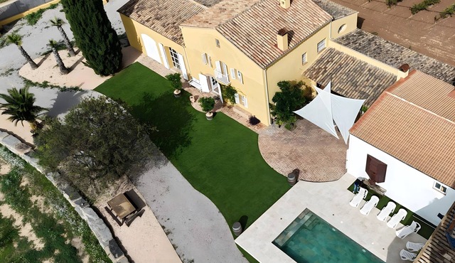 Lidia Rural House for Groups: Pool, Views & Unique Experiences