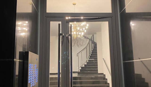Loft bed apartment in welcoming Berlin with WiFi, AC, washer,