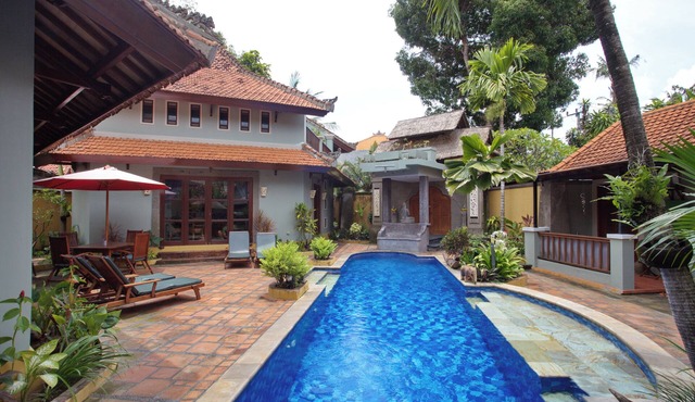 Luxurious 5-bedroom villa in the heart of Legian