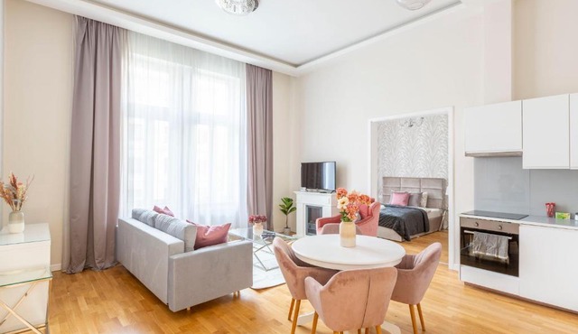 Luxury 3BEDRM 2BATHRM Apartment with Danube River View