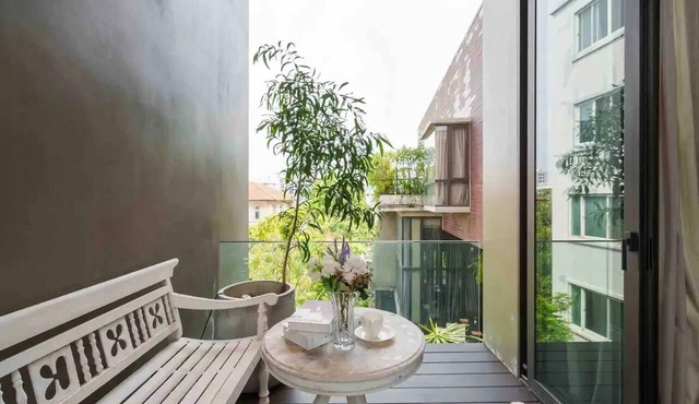 Luxury Modern Pool Jacuzzi Villa 5BR Thonglor