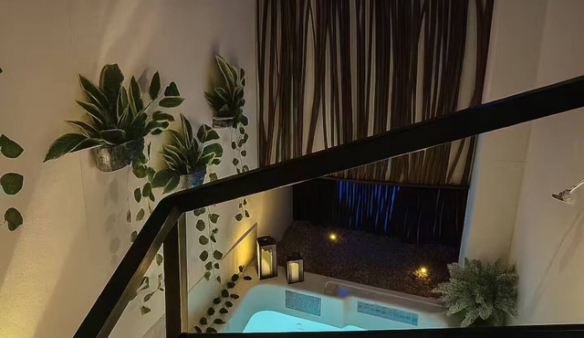 Magic Naranjo House 3BR w/AC & jacuzzi in Laureles