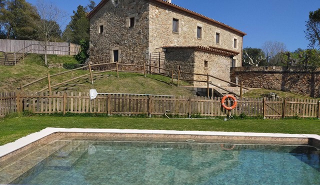 Masía Rural Totalmente Reformada con Piscina Privada y a 15 Minutos de la Playa