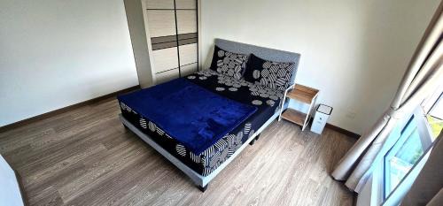 Master Room with Private Bath at Kajang