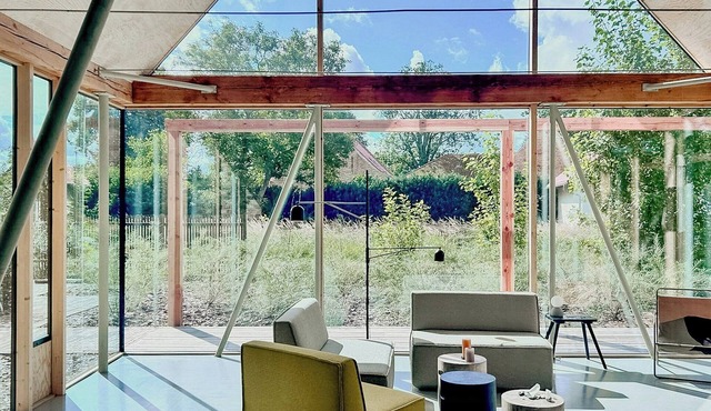 Modern glass and brick retreat at Kronsee