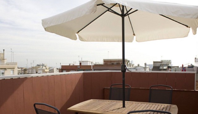 Modern holiday apartment between Gracia and Eixample, in Barcelona