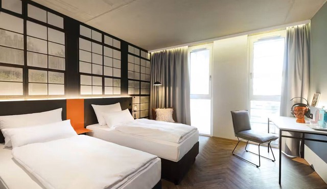 Modern, Quiet Room for Couples or Solo Travelers – Close to Waiblingen Old Town