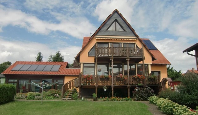Nette Wohnung mit Garten, Grill und Pool by Interhome