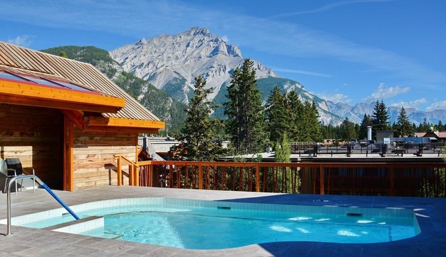 New Accessible Room, 1 Minute from Banff Centre!