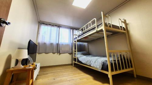Nick's home01