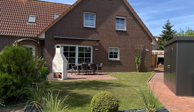 Non smoking cottage with small garden, terrace and BBQ in Westerbur