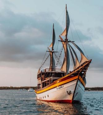 Open Trip Behike Luxury Phinisi - 3D2N Komodo National Park