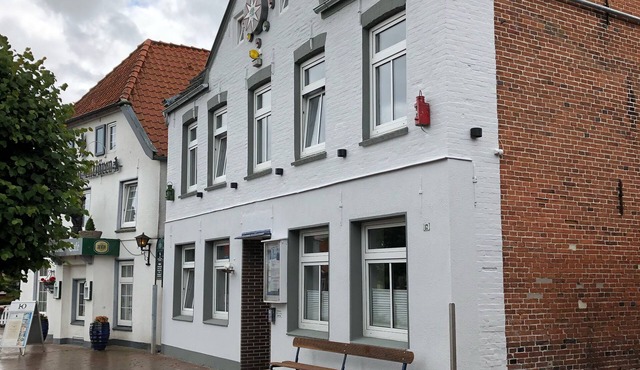 OVERGROOT, Hooksiel, at the "Old Port", central, modern