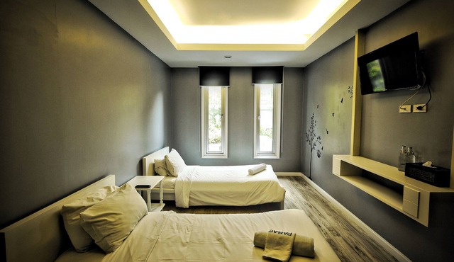 Paragon Inn in Bang Phli