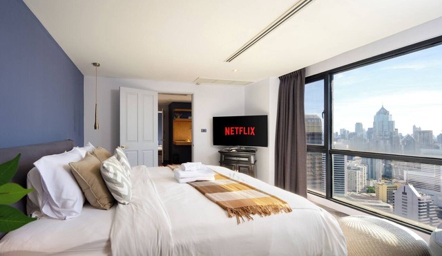 Penthouse KingBed: 5minBTS Balcony 1GbWiFi