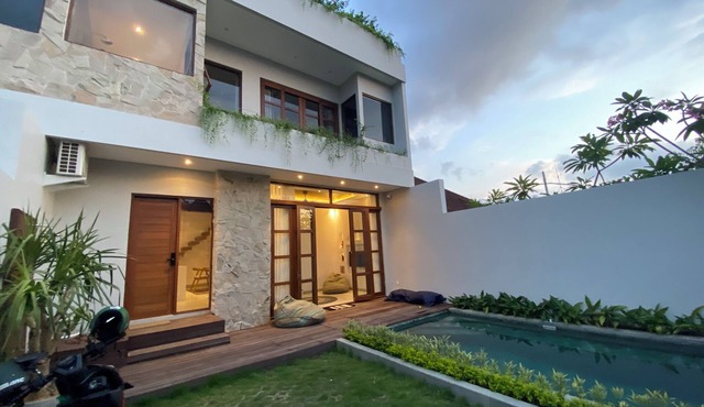 Pererenan-Canggu pool villa with 3 bedroom & roof terrace in the ideal location!