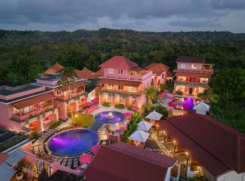 PinkCoco Uluwatu - Constant Surprises & for Cool Adults Only