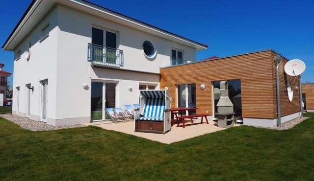 Poolhaus Birdieweg11 b - Villa Wassergeist by Interhome
